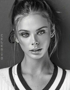 Meika Woollard photo