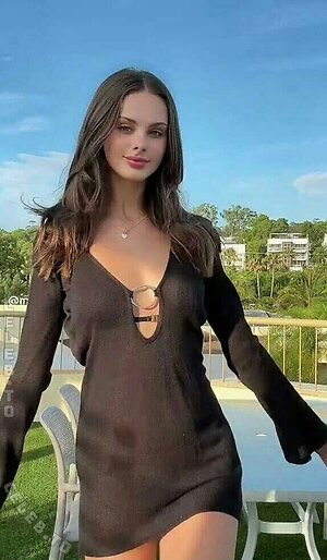 Meika Woollard photo