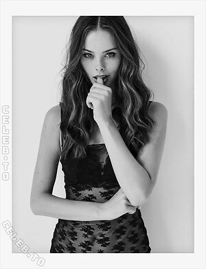 Meika Woollard photo