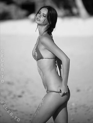 Meika Woollard photo
