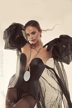 Meika Woollard photo