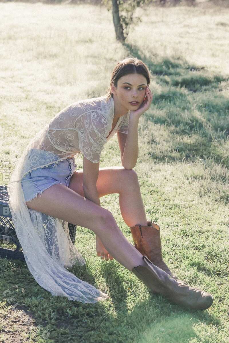 Meika Woollard photo