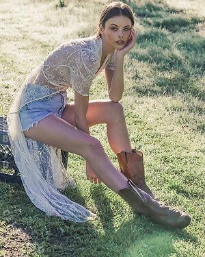 Meika Woollard photo