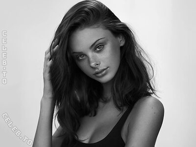 Meika Woollard leaked photo #503