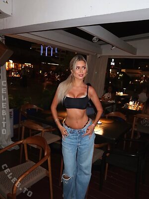 Melanie Fehn leaked photo #10