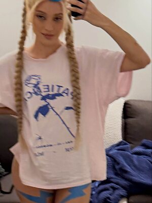 Melanie Jarnson leaked photo #9