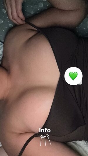 melanie.madda leaked photo #3