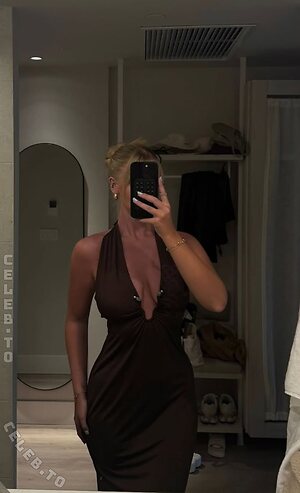 Melaniethrr Nude Leaked Photo #7