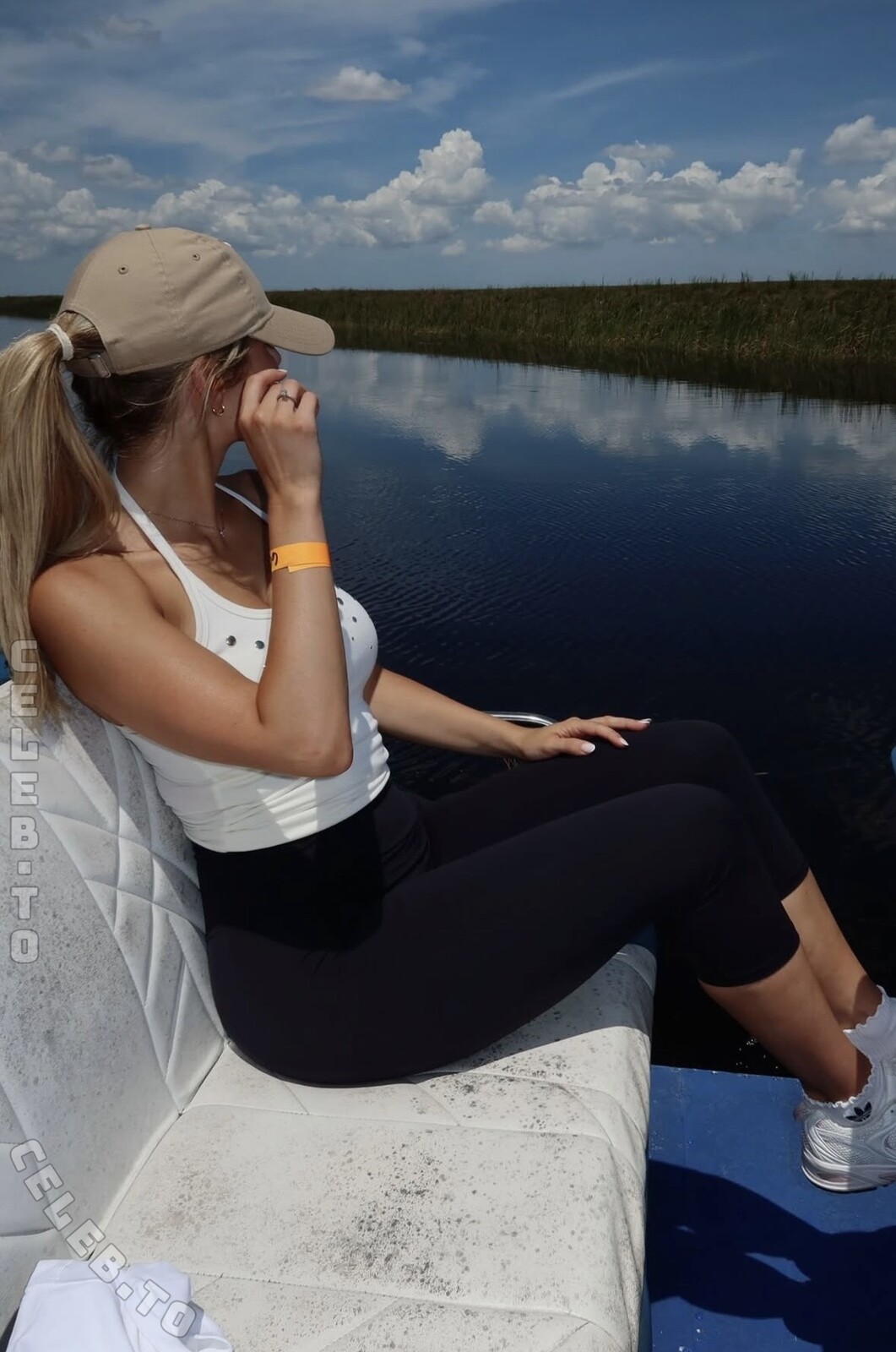 Melina.msxou photo