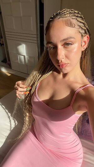 Melisa Bozdağ leaked photo #2