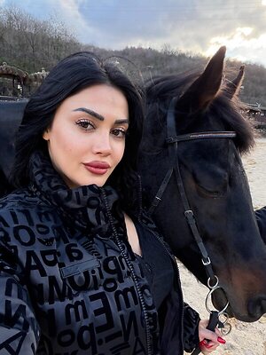 Melisa Reyhan Koçer leaked photo #21