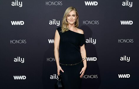 Melissa Roxburgh leaked photo #36