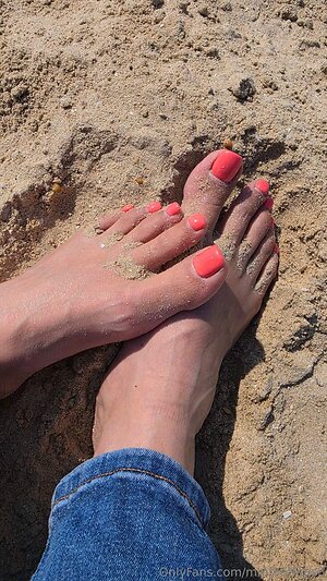 Mellemfootfetish leaked photo #9