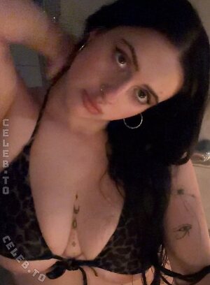 melli.cg Nude Leaked Photo #10