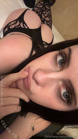 melli.cg Nude Leaked Photo #18