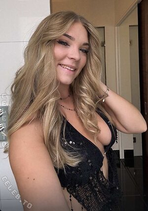 m_ellixx leaked photo #13