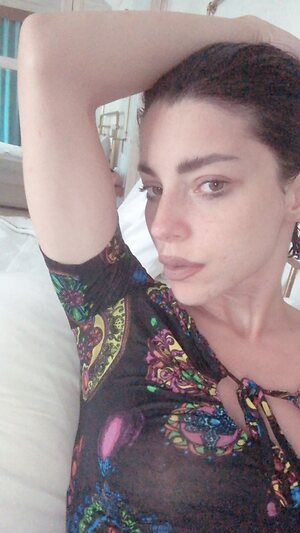 Merve bolugur leaked photo #5