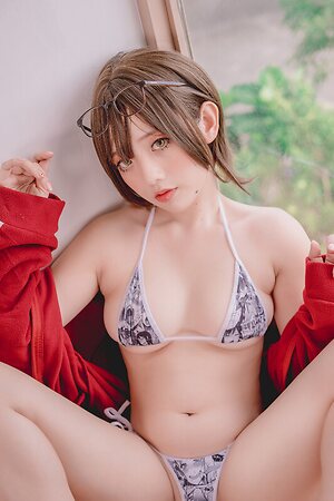 Messie Huang leaked photo #21