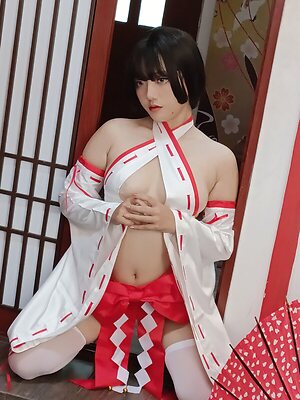 Messie Huang leaked photo #53