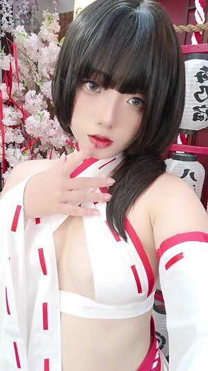 Messie Huang leaked photo #56