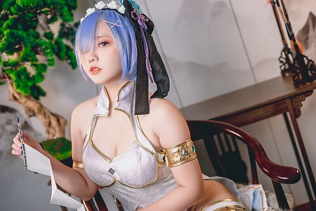 Messie Huang leaked photo #60