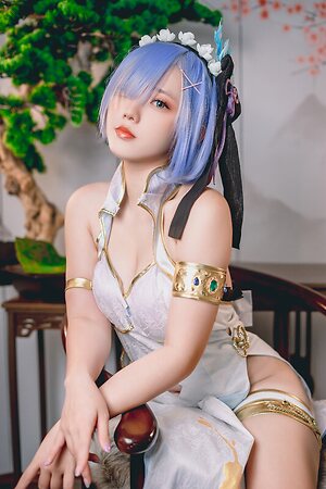 Messie Huang leaked photo #61