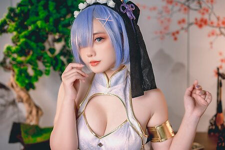 Messie Huang leaked photo #78