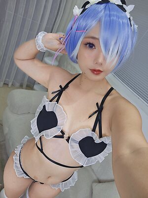 Messie Huang leaked photo #104