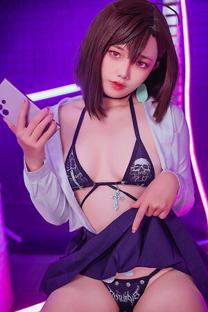 Messie Huang leaked photo #141