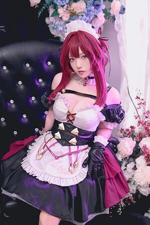 Messie Huang leaked photo #152