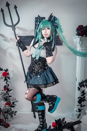 Messie Huang leaked photo #191
