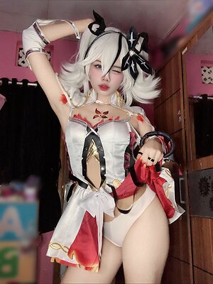Meya leaked photo #5