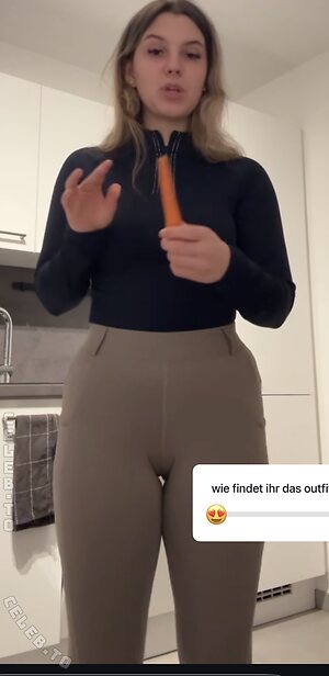 Mia Bender Nude Leaked Photo #4