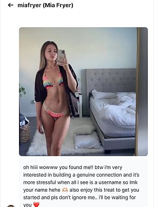 Mia Fryer leaked photo #6
