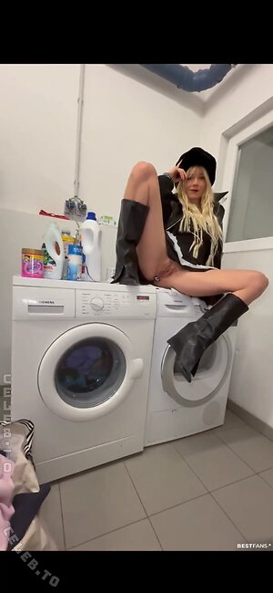 Mia Julia Brückner Nude Leaked Photo #7