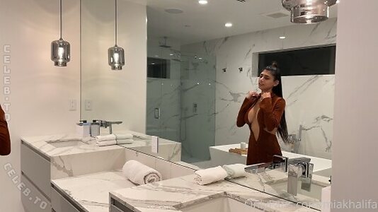 Mia Khalifa Nude Leaked Photo #191