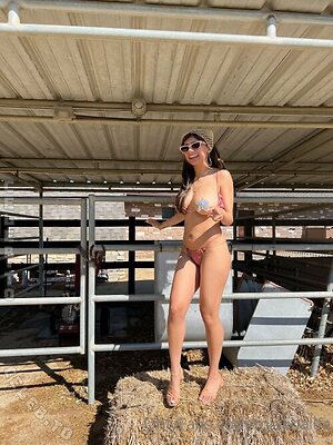 Mia Khalifa Nude Leaked Photo #231