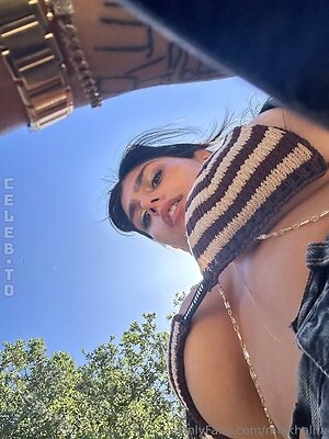 Mia Khalifa photo