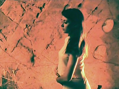 Mia Sara leaked photo #2
