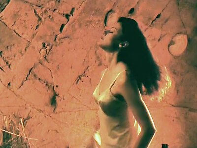 Mia Sara leaked photo #4
