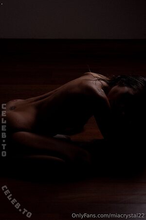 MiaCrystal22 Nude Leaked Photo #11