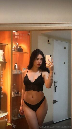 Miasmilez Nude Leaked Photo #9