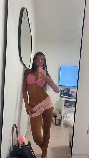 miavaleee leaked photo #5