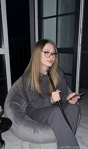 mia_vivid