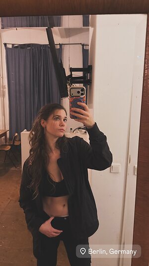 Michelle Ellyse Schlaman leaked photo #35