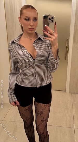 Michelle Fink Nude Leaked Photo #11