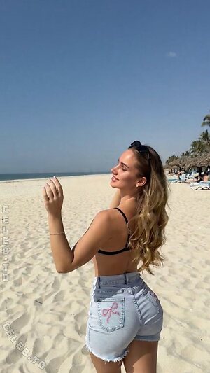 Michelle Hartmann Nude Leaked Photo #5