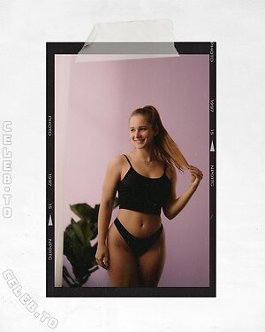 Michelle Hartmann Nude Leaked Photo #44