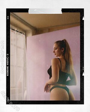 Michelle Hartmann Nude Leaked Photo #46