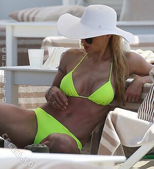 Michelle Hunziker Nude Leaked Photo #435